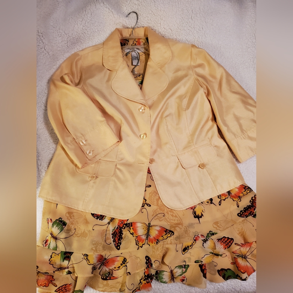 Sagharbor Dress Woman 18w skirt set. Yellow with butterflies.  NWOT.